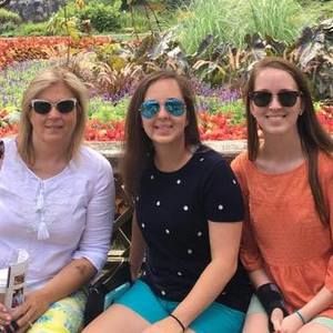 Meet your Posher, Sharon